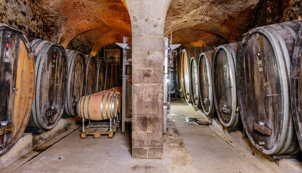 Old Wine Cellar With Barrels — Stock Photo, Image