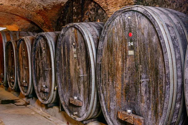 Old Wine Cellar With Barrels — Stock Photo, Image