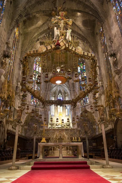 Innenraum der Kathedrale von Santa Maria von Palma (la seu) — Stockfoto