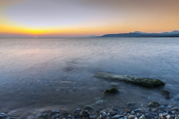 Gün Doğumu ve Deniz — Stok fotoğraf