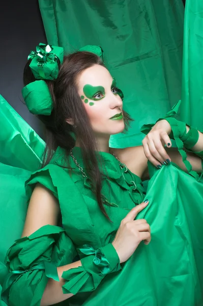 Žena v zeleném. — Stock fotografie