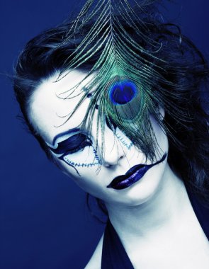 Bayan peacock feather