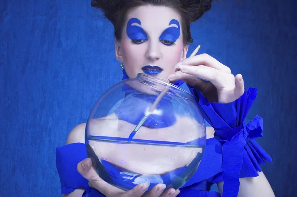 Femme en bleu — Photo