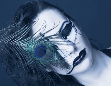 Bayan peacock feather