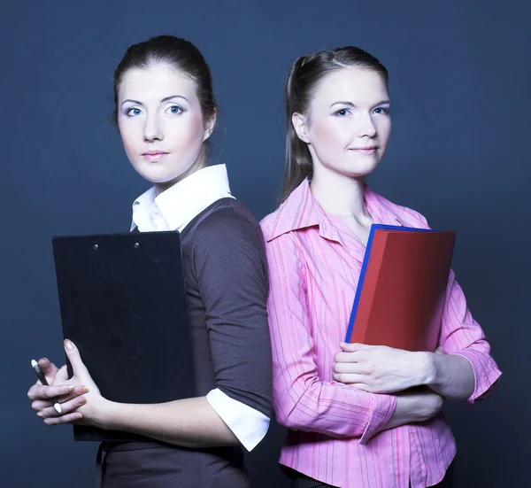 Deux jeunes femmes — Photo