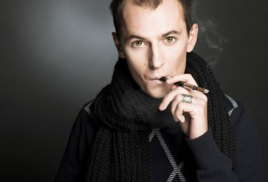 Genç adam.