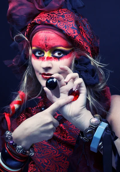 Mujer con maquillaje creativo — Foto de Stock