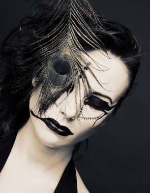 Bayan peacock feather