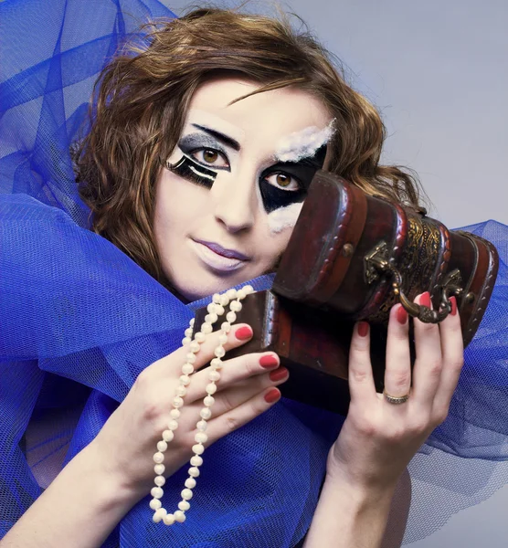 Young lady with box — Stock Photo, Image