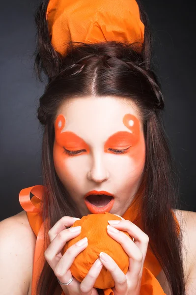 Chica naranja . —  Fotos de Stock