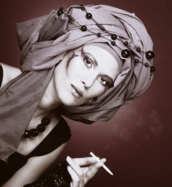 Smoking lady — Stock Photo, Image