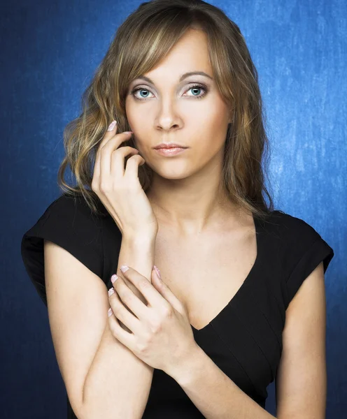 Portrait of young woman — Stock Photo, Image