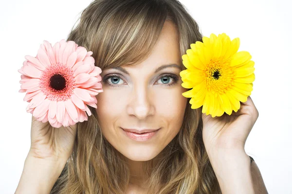 Mujer con flores — Foto de Stock