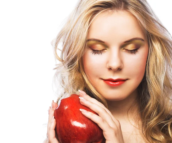 Девушка с красным яблоком — стоковое фото
