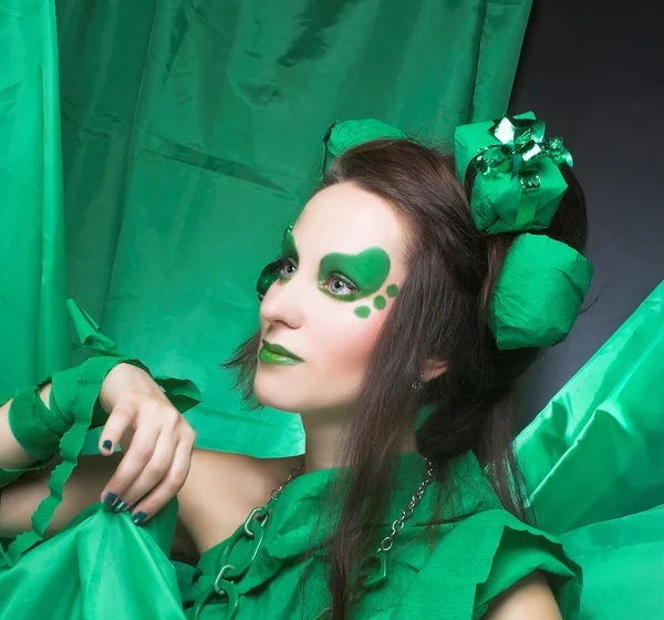 Kobieta w zieleni. — Zdjęcie stockowe