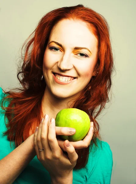 Jonge vrouw — Stockfoto