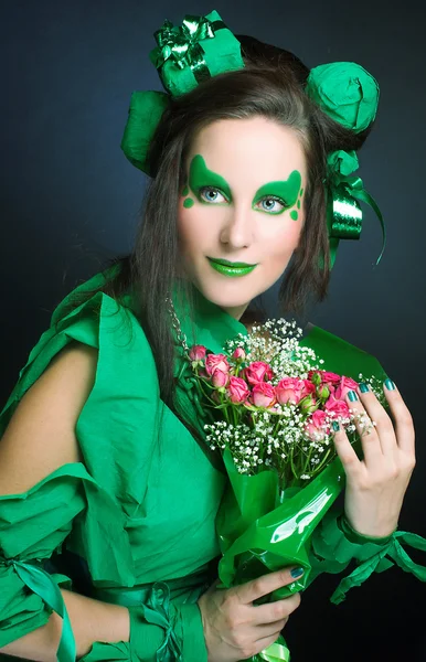 Kvinna i grönt. — Stockfoto