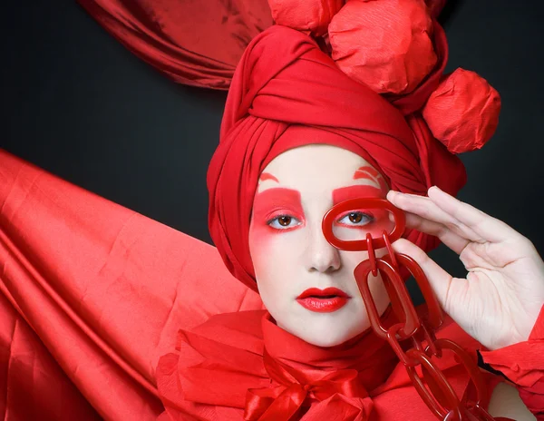 Vrouw in het rood. — Stockfoto