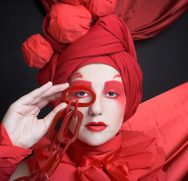 Γυναίκα με κόκκινο χρώμα. — Φωτογραφία Αρχείου