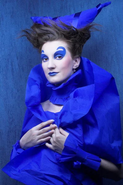 Kobieta w kolorze niebieskim — Zdjęcie stockowe