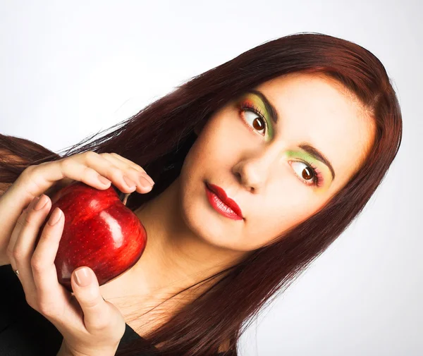 Vrouw met appel — Stockfoto