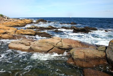 Skerries açıklarında sahil bornholm ada, svaneke, Danimarka