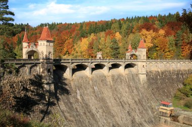 Picturesque autumn. Dam Les Kralovstvi in Bila Tremesna, Czech Republic clipart
