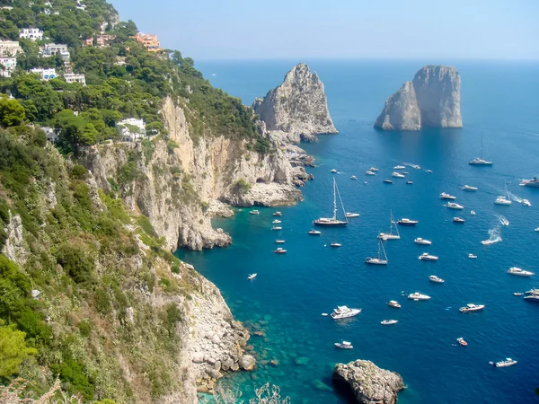 Faraglioni, capri Adası