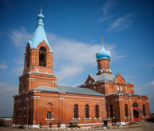 Starý ortodoxní venkovský kostel — Stock fotografie