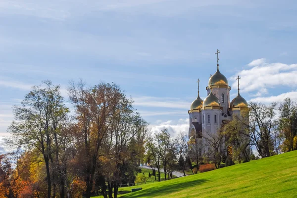 tüm azizler Kilisesi