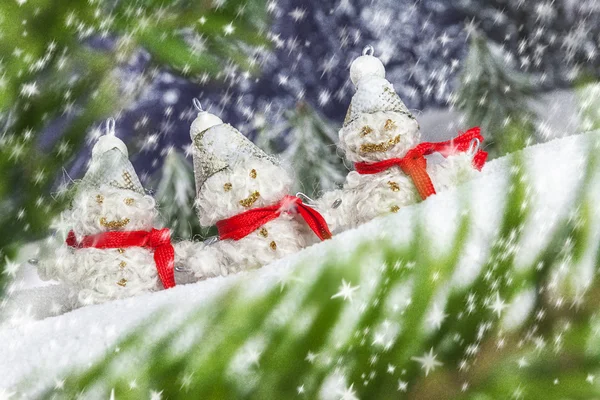 Family is happy snowmen — Stock Photo, Image