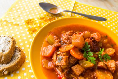 Kabak haşlanmış sebze et yemek yemek vintage güveç
