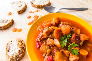 Kabak haşlanmış sebze et yemek yemek vintage güveç