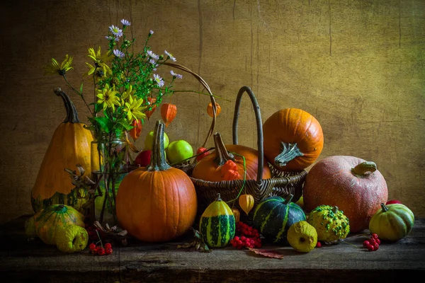 Halloween toamna toamna dovleac setare masă încă de viață vintage — Fotografie, imagine de stoc