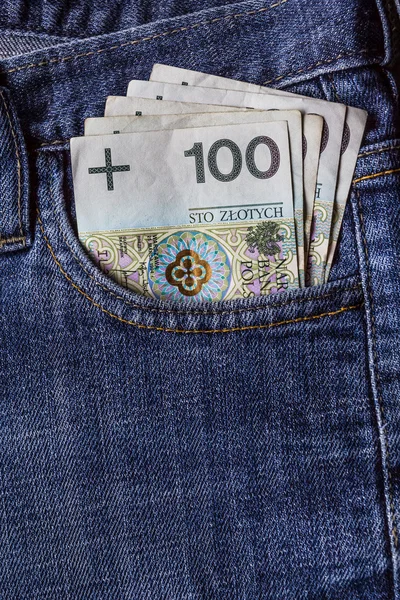 Varios billetes polacos bolsillo vaqueros — Foto de Stock