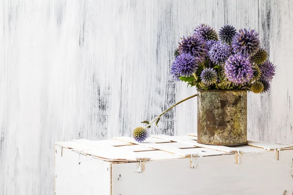 Pozadí zátiší květ slunečnice dřevěné bílé vinobraní — Stock fotografie