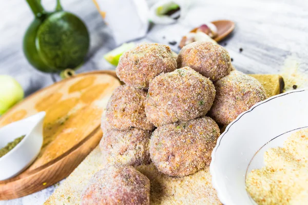 Closeup meat balls ground beef rolled breadcrumbs — Stock Photo, Image