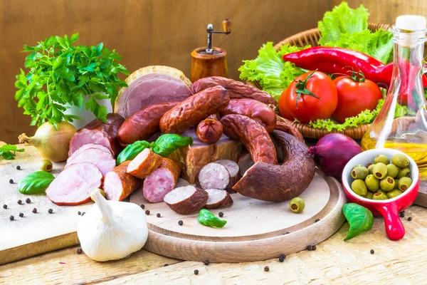 Surtido carnes salchicha tocino verde — Foto de Stock