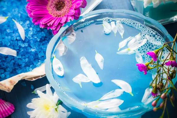 スパ組成水バスソルト貝の花 — ストック写真