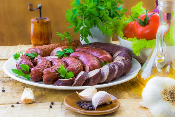 Овощи из нарезанных колбас — стоковое фото