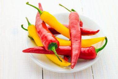 sarı kırmızı biber tabak görev yaptı.