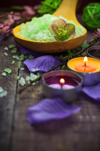 Spa setting salt bath aromatic candles — Stock Photo, Image