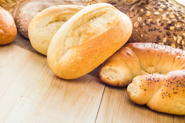 Διάφορα αρτοσκευάσματα ψωμί σιταριού ρολά — Φωτογραφία Αρχείου
