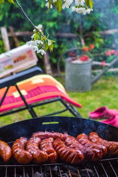 Barbekü Kızarmış sosis ızgara — Stok fotoğraf