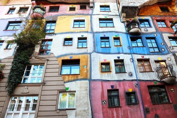 Buildingblock em muitas cores, Viena, Áustria — Fotografia de Stock