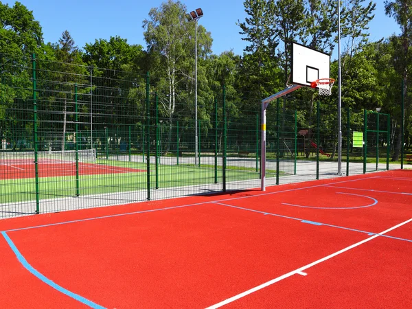 Basketbalové hřiště — Stock fotografie