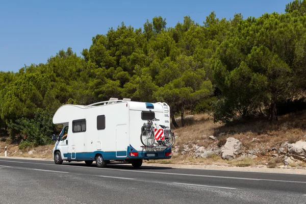 Camper on the road — Stock Photo, Image