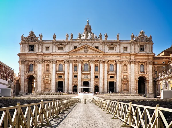 Facade of the Basilica in Vatican — Stock Photo, Image