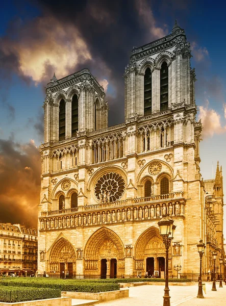 巴黎圣母大教堂(巴黎大教堂) — 图库照片