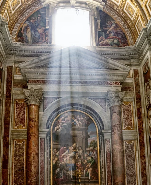 Innenraum einer Basilika von St. Peter — Stockfoto